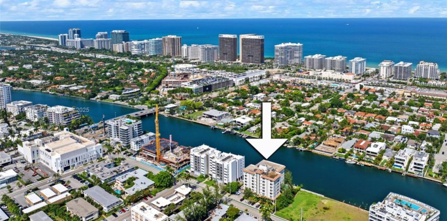 Condominio en Bay Harbor Islands, Florida, 2 dormitorios  № 1979516