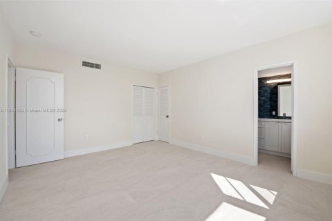 Condominio en venta en Bay Harbor Islands, Florida, 2 dormitorios, 140.28 m2 № 1979516 - foto 22
