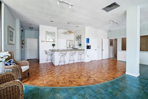 Condominio en venta en Bay Harbor Islands, Florida, 2 dormitorios, 140.28 m2 № 1979516 - foto 6