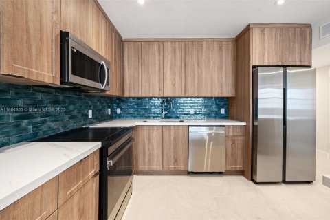 Condominio en venta en Bay Harbor Islands, Florida, 2 dormitorios, 140.28 m2 № 1979516 - foto 13