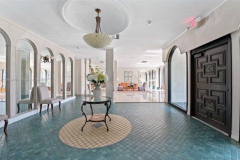 Condominio en venta en Bay Harbor Islands, Florida, 2 dormitorios, 140.28 m2 № 1979516 - foto 5