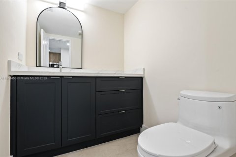 Condominio en venta en Bay Harbor Islands, Florida, 2 dormitorios, 140.28 m2 № 1979516 - foto 23