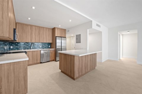 Condominio en venta en Bay Harbor Islands, Florida, 2 dormitorios, 140.28 m2 № 1979516 - foto 14