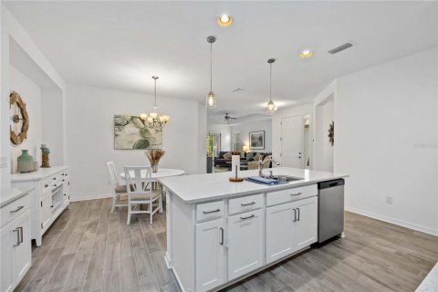 House in Bradenton, Florida 2 bedrooms, 151.15 sq.m. № 2096764 - photo 4