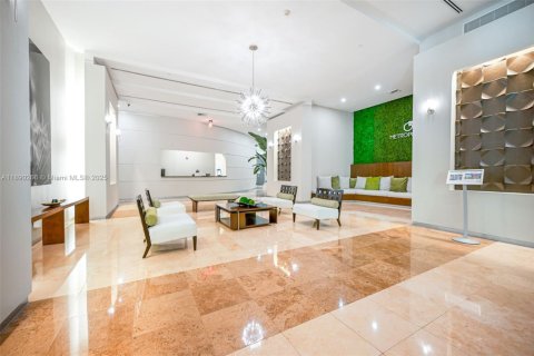 Condo in Miami, Florida, 1 bedroom  № 1946860 - photo 4