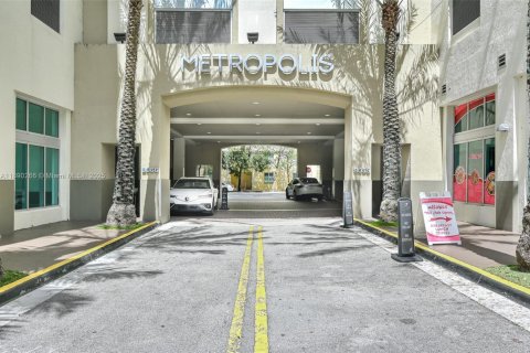 Condo in Miami, Florida, 1 bedroom  № 1946860 - photo 25
