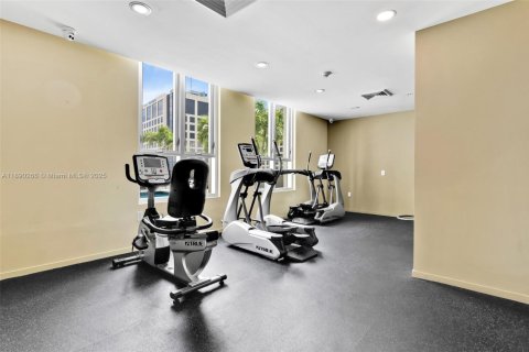 Condo in Miami, Florida, 1 bedroom  № 1946860 - photo 17