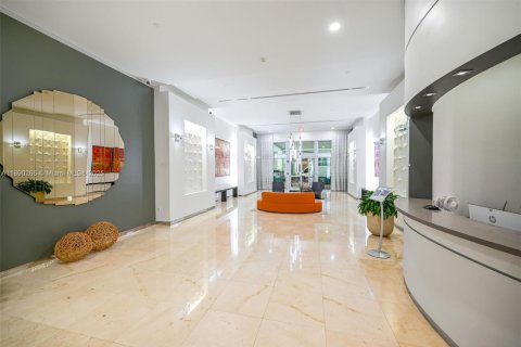 Condo in Miami, Florida, 1 bedroom  № 1946860 - photo 9