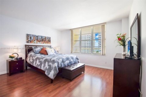 Снять в аренду кондоминиум в Майами-Бич, Флорида 1 спальня, 86.4м2, № 1970279 - фото 10