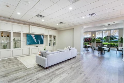 Снять в аренду кондоминиум в Майами-Бич, Флорида 1 спальня, 86.4м2, № 1970279 - фото 17