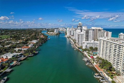 Снять в аренду кондоминиум в Майами-Бич, Флорида 1 спальня, 86.4м2, № 1970279 - фото 21