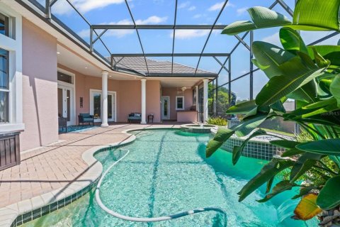 House in Orlando, Florida 5 bedrooms, 359.07 sq.m. № 1844593 - photo 2