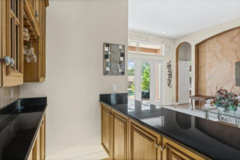 House in Orlando, Florida 5 bedrooms, 359.07 sq.m. № 1844593 - photo 15
