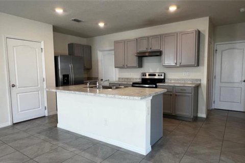 Casa en alquiler en Tavares, Florida, 5 dormitorios, 234.86 m2 № 1717413 - foto 9