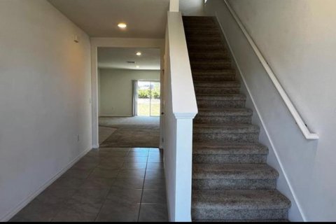 Casa en alquiler en Tavares, Florida, 5 dormitorios, 234.86 m2 № 1717413 - foto 3