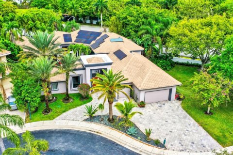 House in Boca Raton, Florida 5 bedrooms, 463.86 sq.m. № 1051084 - photo 1