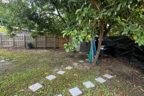 House in Cutler Bay, Florida 3 bedrooms, 182 sq.m. № 1996629 - photo 15