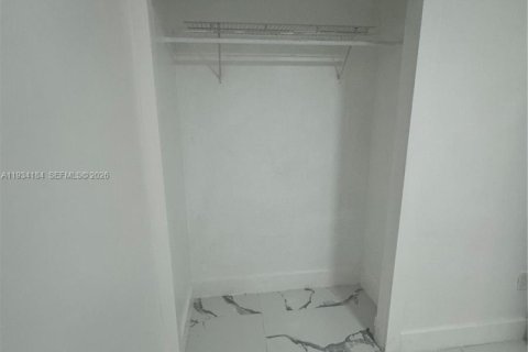 House in Cutler Bay, Florida 3 bedrooms, 182 sq.m. № 1996629 - photo 6