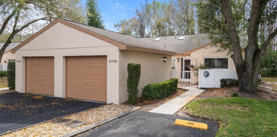 House in Hudson, Florida 2 bedrooms, 110.46 sq.m. № 1800620