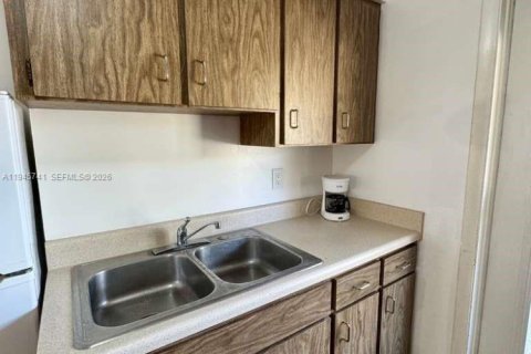 Villa ou maison à louer à Sarasota, Floride: 1 chambre, 74.23 m2 № 2001860 - photo 7