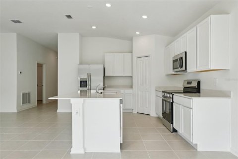 Casa en alquiler en Kissimmee, Florida, 4 dormitorios, 179.86 m2 № 1901653 - foto 9
