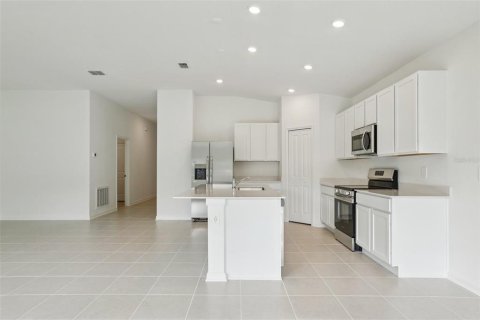 Casa en alquiler en Kissimmee, Florida, 4 dormitorios, 179.86 m2 № 1901653 - foto 13