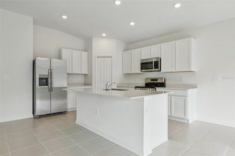 Casa en alquiler en Kissimmee, Florida, 4 dormitorios, 179.86 m2 № 1901653 - foto 8