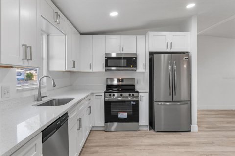 House in Casselberry, Florida 3 bedrooms, 104.05 sq.m. № 2423633 - photo 7