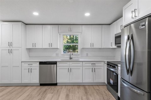 House in Casselberry, Florida 3 bedrooms, 104.05 sq.m. № 2423633 - photo 8