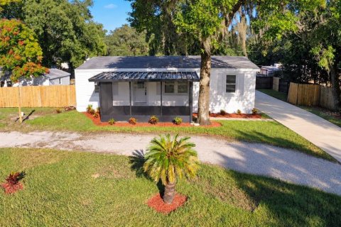 House in Casselberry, Florida 3 bedrooms, 104.05 sq.m. № 2423633