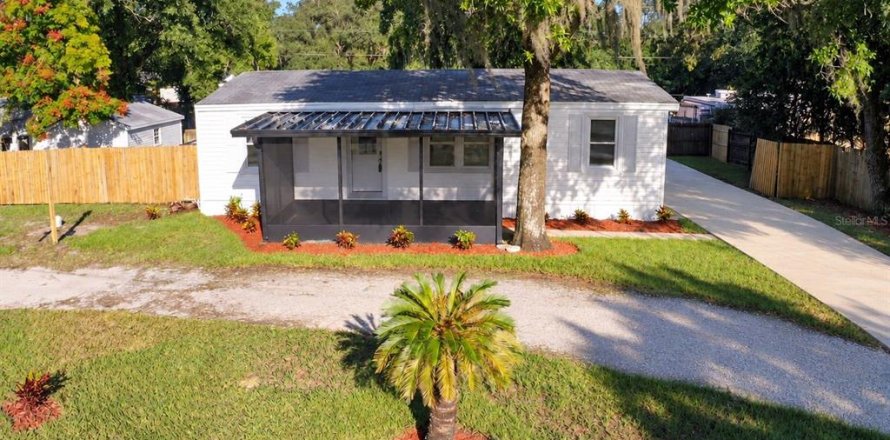 House in Casselberry, Florida 3 bedrooms, 104.05 sq.m. № 2423633