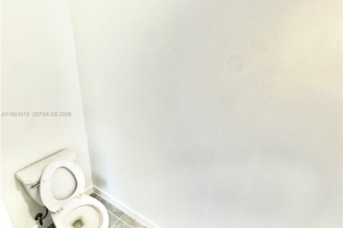 Townhouse in Florida City, Florida 3 bedrooms № 1995068 - photo 8