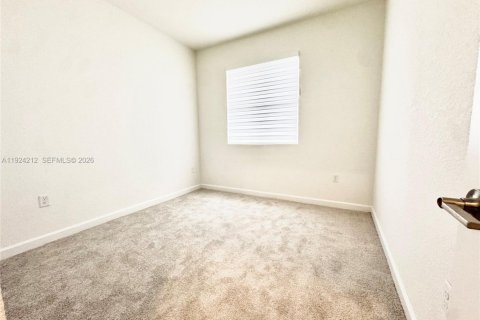 Townhouse in Florida City, Florida 3 bedrooms № 1995068 - photo 9