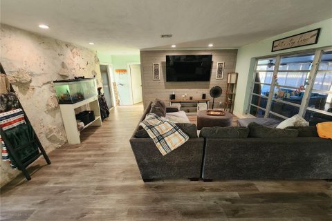 House in Port Charlotte, Florida 4 bedrooms, 179.86 sq.m. № 1537045 - photo 4