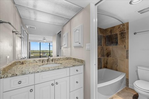Condo in Sarasota, Florida, 2 bedrooms  № 1902725 - photo 26