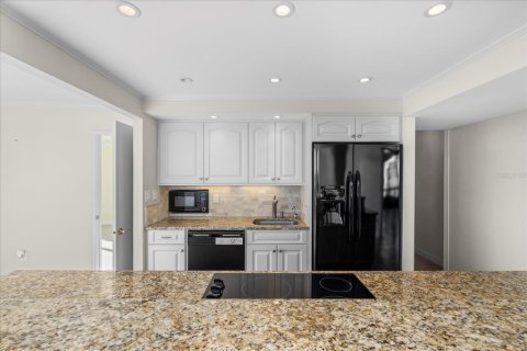 Condo in Sarasota, Florida, 2 bedrooms  № 1902725 - photo 14