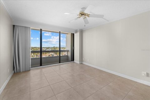 Condo in Sarasota, Florida, 2 bedrooms  № 1902725 - photo 24