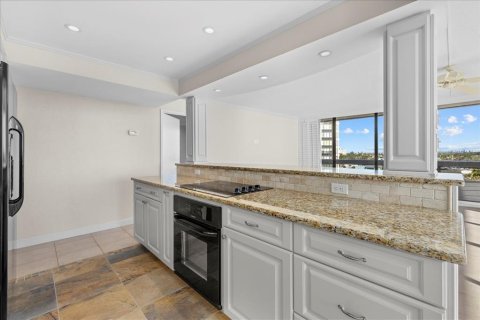 Condo in Sarasota, Florida, 2 bedrooms  № 1902725 - photo 20