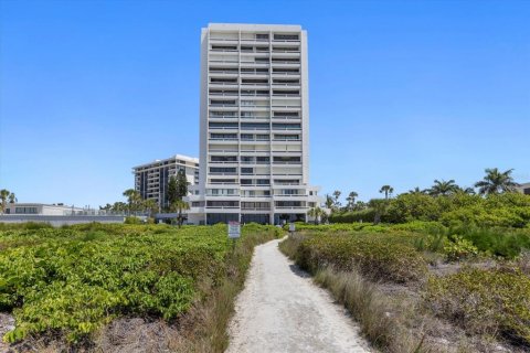 Condo in Sarasota, Florida, 2 bedrooms  № 1902725 - photo 5