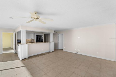 Condo in Sarasota, Florida, 2 bedrooms  № 1902725 - photo 17