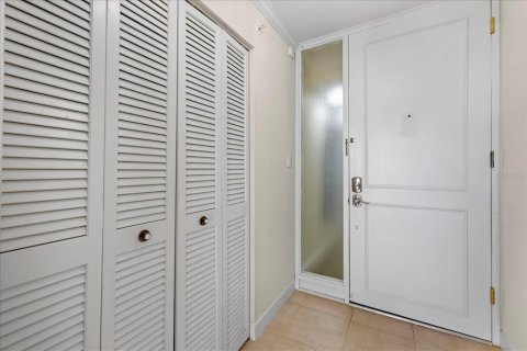 Condo in Sarasota, Florida, 2 bedrooms  № 1902725 - photo 12