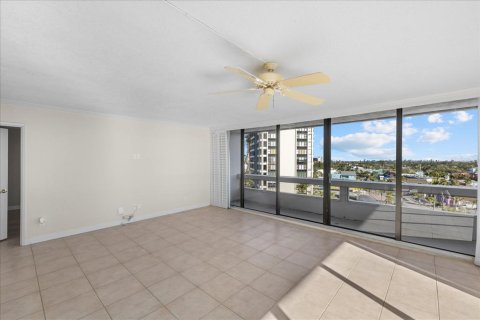 Condo in Sarasota, Florida, 2 bedrooms  № 1902725 - photo 16