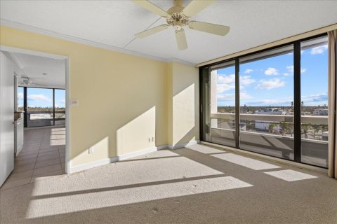 Condo in Sarasota, Florida, 2 bedrooms  № 1902725 - photo 30