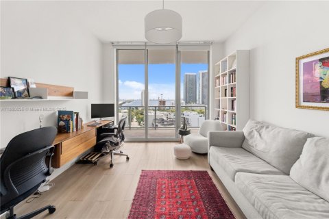 Condo in Miami, Florida, 2 bedrooms  № 1858537 - photo 9