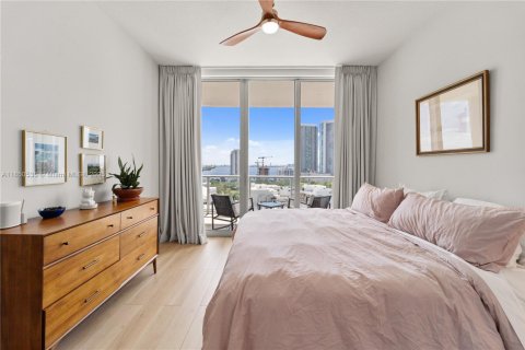 Condo in Miami, Florida, 2 bedrooms  № 1858537 - photo 5