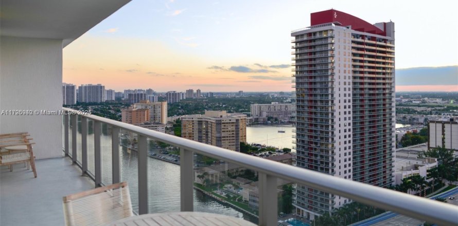 Condominio en Hollywood, Florida, 1 dormitorio № 1738113