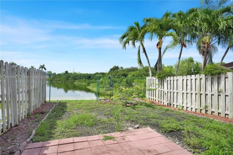 Townhouse in Miami, Florida 3 bedrooms, 127.09 sq.m. № 1823494 - photo 22