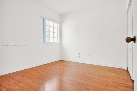 Townhouse in Miami, Florida 3 bedrooms, 127.09 sq.m. № 1823494 - photo 17