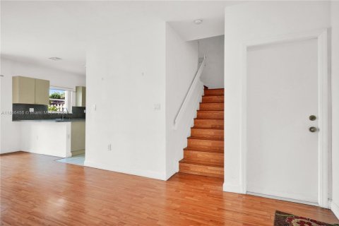 Townhouse in Miami, Florida 3 bedrooms, 127.09 sq.m. № 1823494 - photo 10