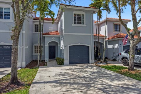 Townhouse in Miami, Florida 3 bedrooms, 127.09 sq.m. № 1823494 - photo 2
